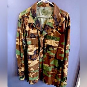 Vintage men’s navy field jacket. Size is XL Tall fits more like Large Tall